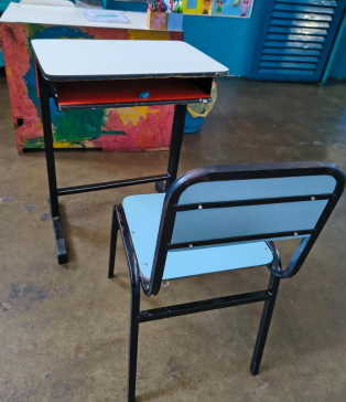 MOBILIÁRIO P/ ESCOLAS E UNIVERSIDADES — Imagem