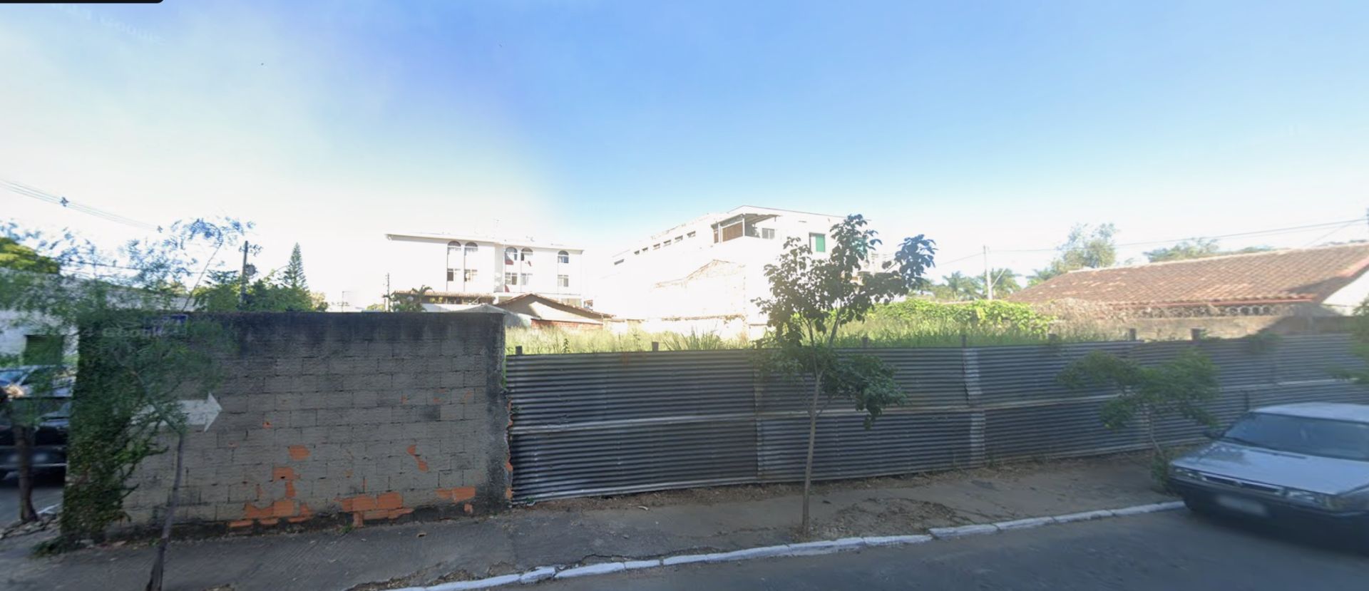 TERRENO DE 694M² / RUA FELIPE DE VASCONCELOS ESQUINA COM A RUA NICOLA LANZA / BAIRRO CENTRO / SETE LAGOAS/MG